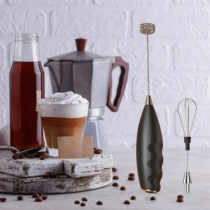 Mousseur de Lait électrique avec cafetière italienne et tasse expresso