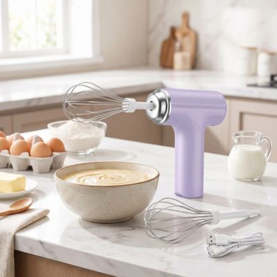 Batteur Mixeur électrique rechargeable avec deux fouets interchangeables utilisé pour cuisiner rapidement à la maison.